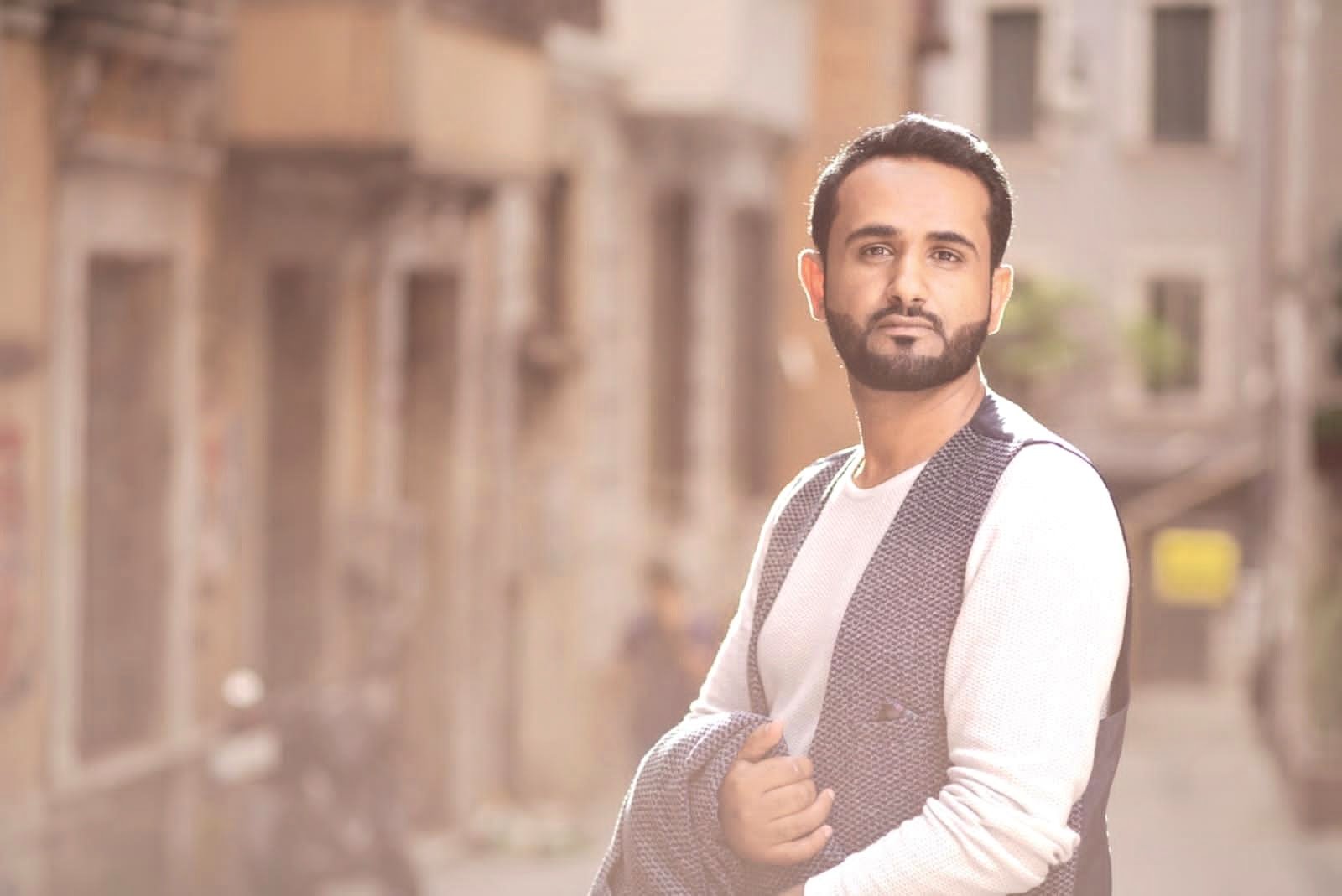 الفنان عمر البنا